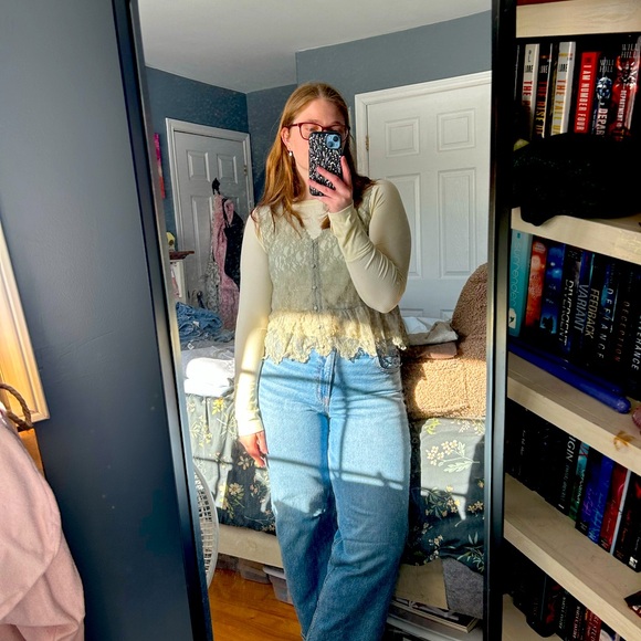 Meet your Posher, Mackenzie - Picture 1 of 1